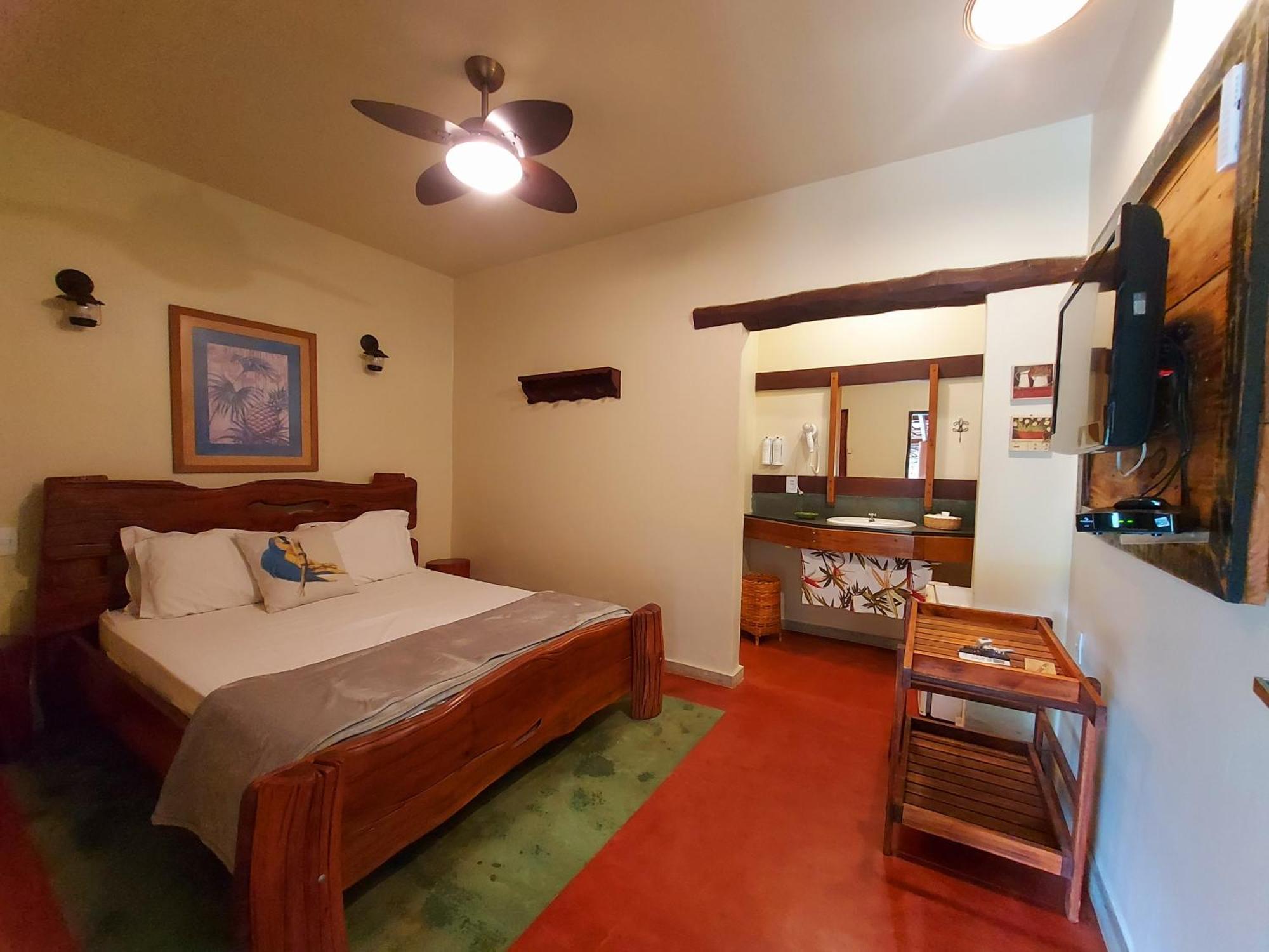 Salto Corumba Hotel Camping Clube Corumbá de Goiás Eksteriør billede