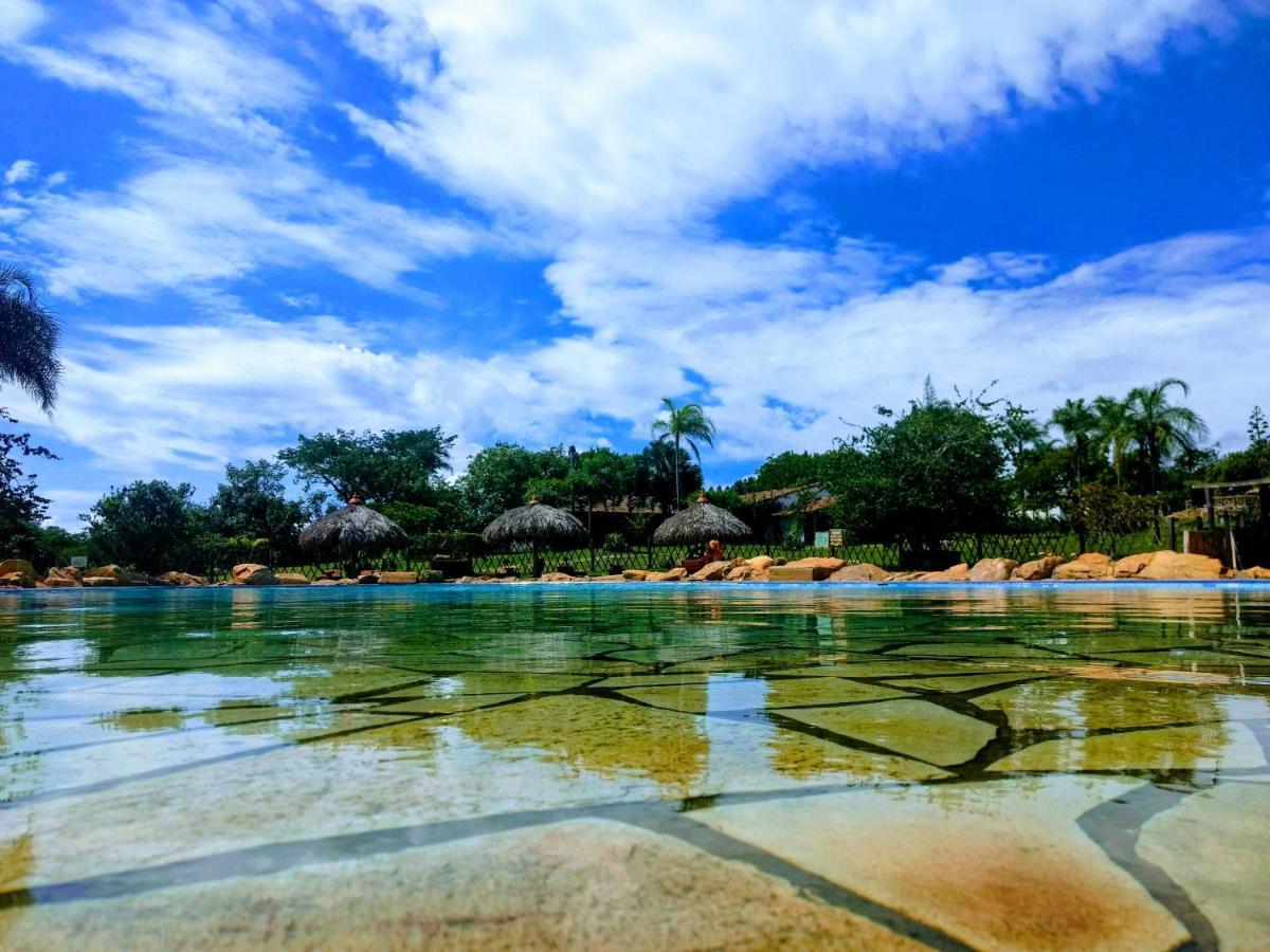 Salto Corumba Hotel Camping Clube Corumbá de Goiás Eksteriør billede